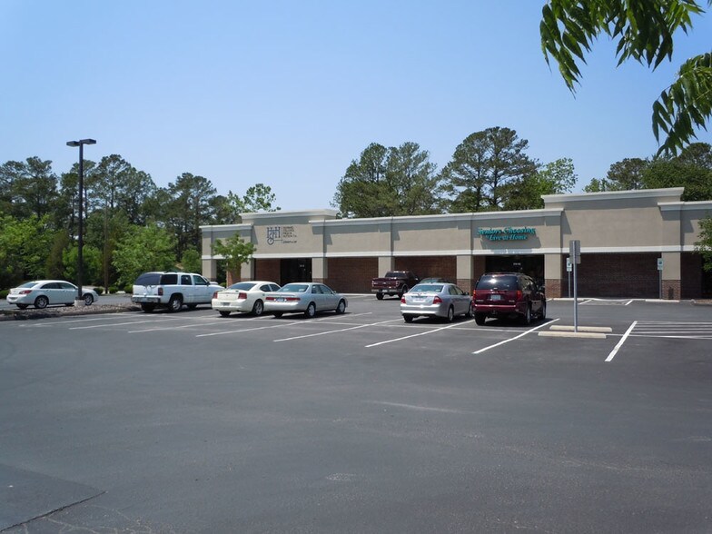 More Photos Of 2908-2920 Trent Rd, New Bern Department Store For Lease