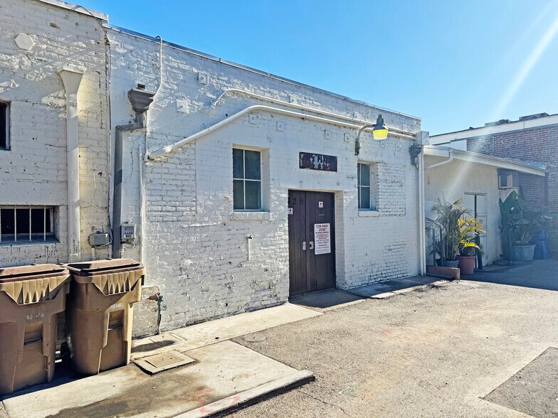 More Photos Of 429 State St, Santa Barbara Storefront For Sale