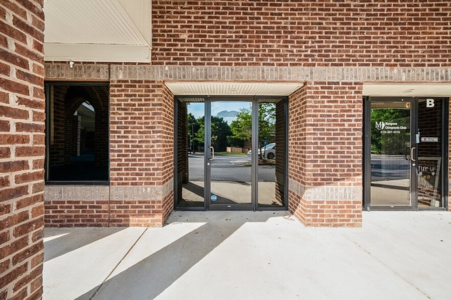 More Photos Of 1065 Sullivan Rd, Newnan Unknown For Lease