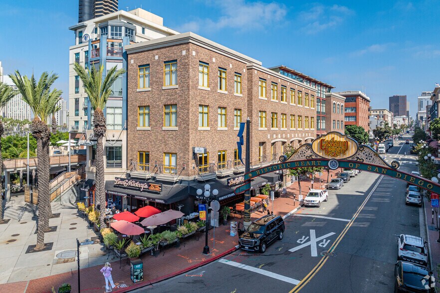 More Photos Of 210-250 5th Ave, San Diego Apartments For Lease