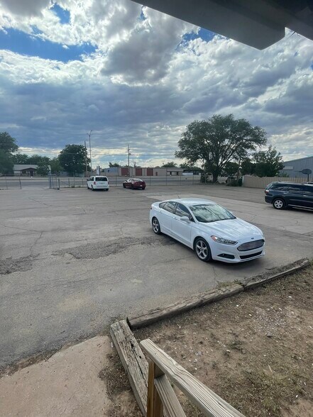 More Photos Of 4907 S Main St, Roswell Auto Dealership For Sale