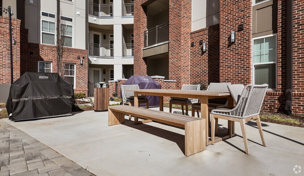 More Photos Of 222 S Main St, Mooresville Apartments For Sale