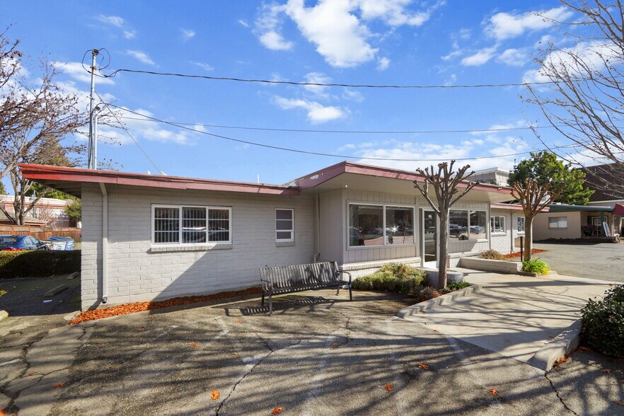 More Photos Of 70 Railroad Ave, Danville Office For Sale