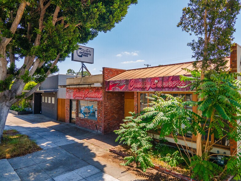 More Photos Of 4708-4710 W Magnolia Blvd., Burbank General Retail For Sale