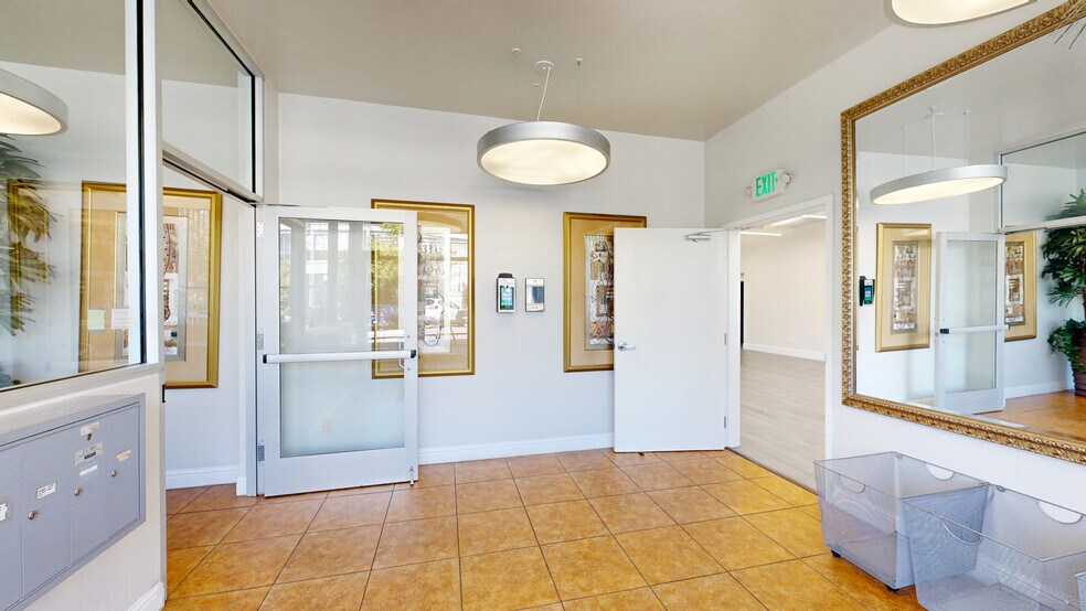 More Photos Of 1311-1425 63rd St, Emeryville Distribution For Lease