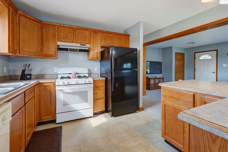 More Photos Of 1262 Fitzpatrick Rd, Auburn Specialty For Sale