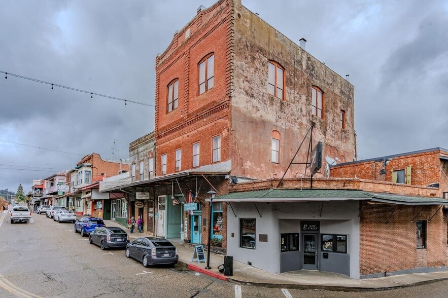 More Photos Of 4 Main St, Jackson General Retail For Sale