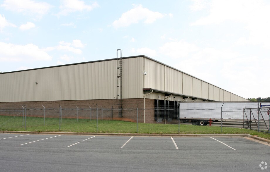 More Photos Of 710 Almondridge Dr, Rural Hall Warehouse For Lease