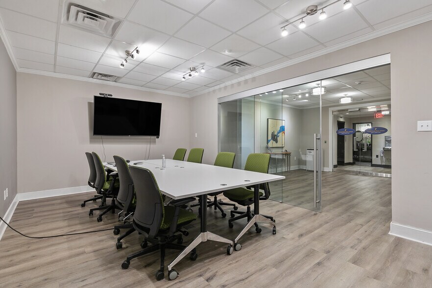 More Photos Of 1506 Staples Mill Rd, Richmond Office For Sale