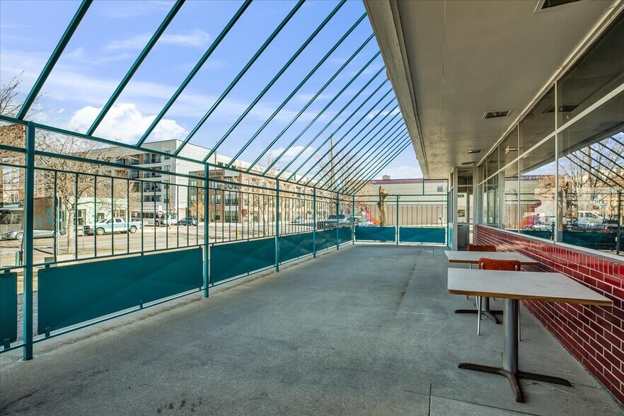 More Photos Of 3158 Larimer St, Denver Restaurant For Sale