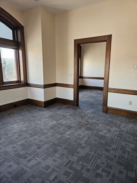 More Photos Of 17 Howard St, Cumberland Office For Lease