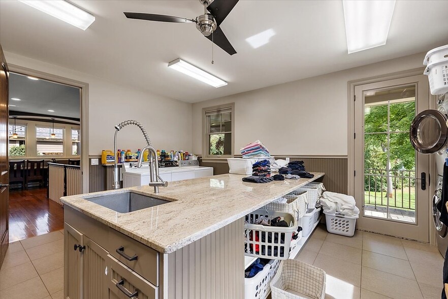 More Photos Of 1330 Oxford Rd, Bloomfield Hills Specialty For Sale