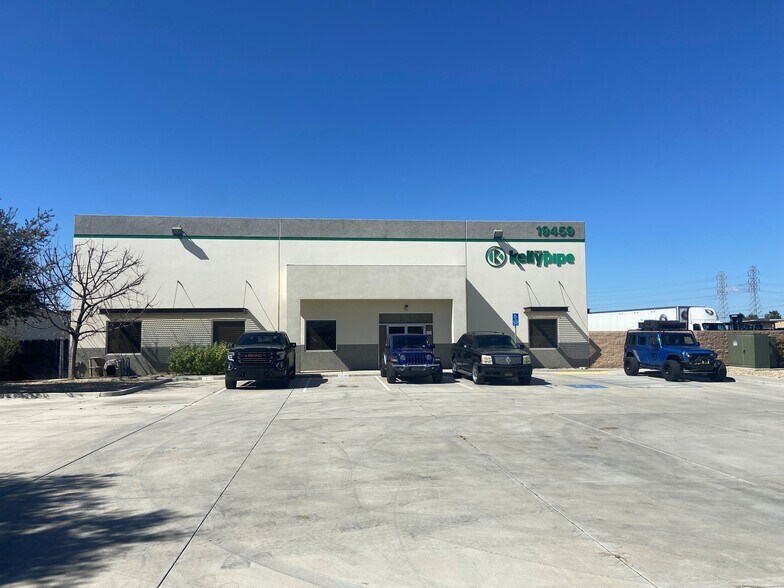 Primary Photo Of 19459 Flightpath Way, Bakersfield Warehouse For Lease