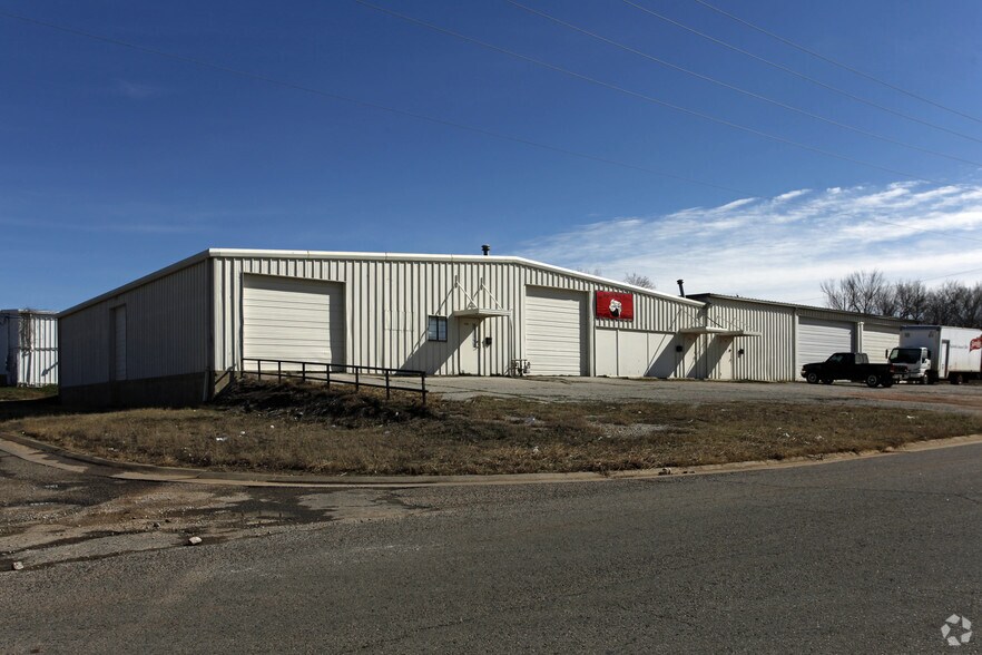 Primary Photo Of 1515-1531 N Tucker Ave, Shawnee Warehouse For Sale