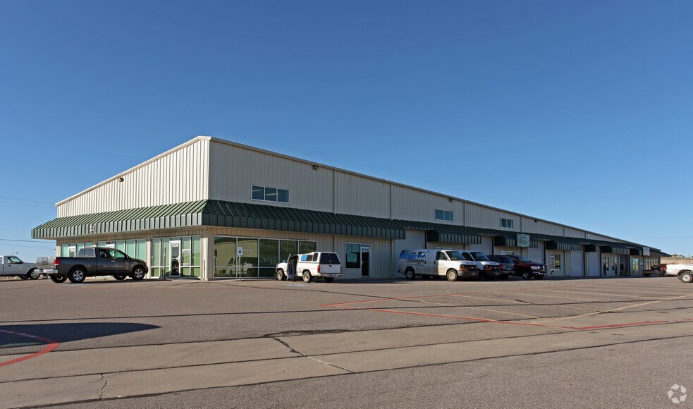 Primary Photo Of 7517-7699 Canyon Dr, Amarillo Unknown For Lease