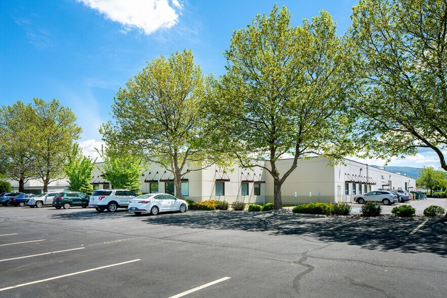 More Photos Of 22820 E Appleway Ave, Liberty Lake Office For Sale