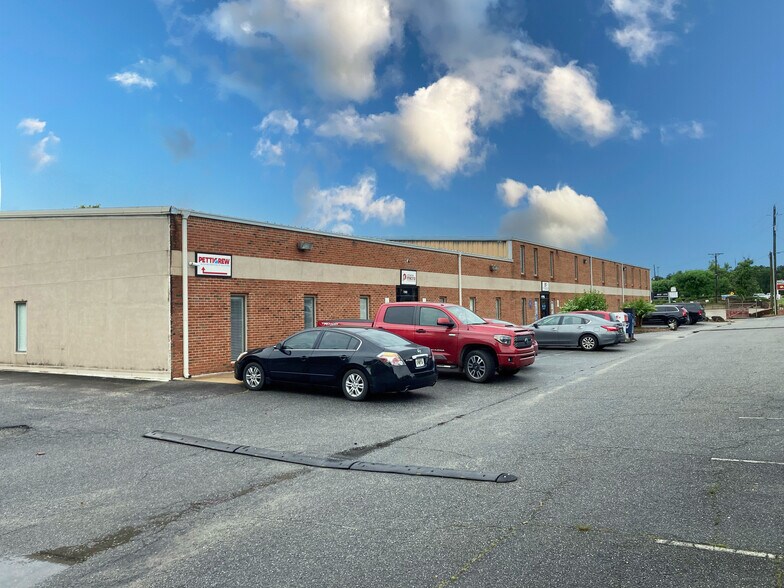 More Photos Of 7980-7982 Macon Hwy, Watkinsville Flex For Lease