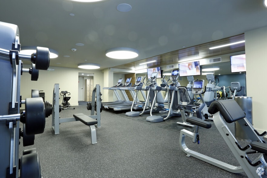 More Photos Of 2900 1st Ave, Seattle Apartments For Lease