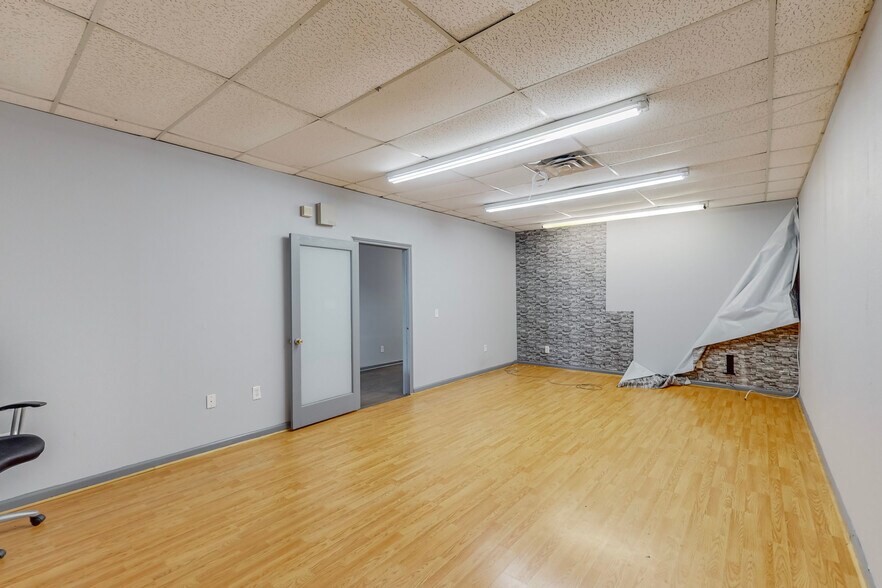 More Photos Of 8120 White Settlement Rd, White Settlement Coworking Space