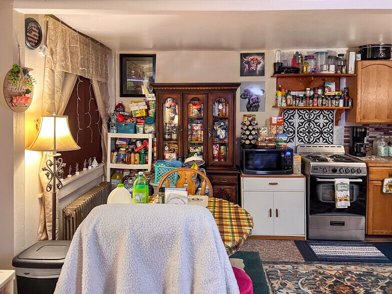 More Photos Of 153 Main St, Delhi Apartments For Sale