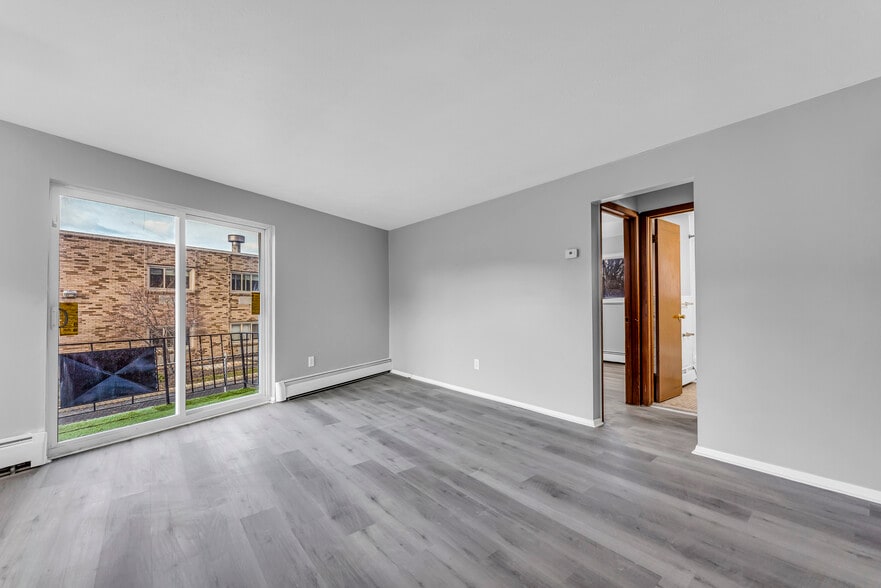 More Photos Of 18809 Bella Dr, Cleveland Apartments For Sale