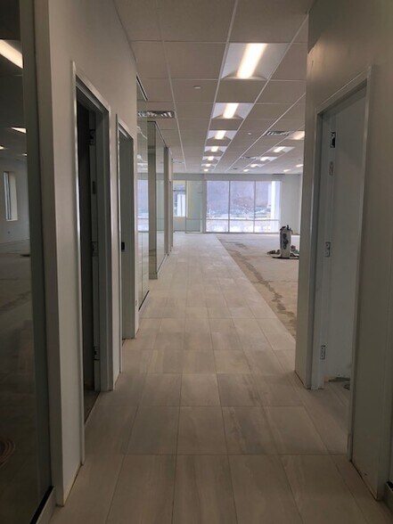 More Photos Of 1050 Arthur Ave, Elk Grove Village Warehouse For Lease