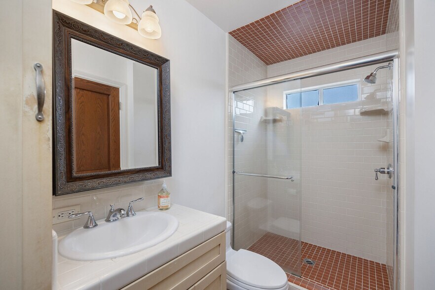 More Photos Of 1817 Euclid St, Santa Monica Apartments For Sale