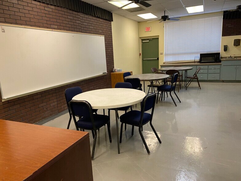 More Photos Of 630 W 17th Pl, Tempe Schools For Lease
