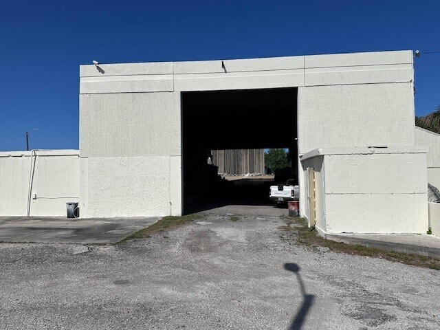 More Photos Of 761 Wesley Ave, Tarpon Springs Manufacturing For Sale