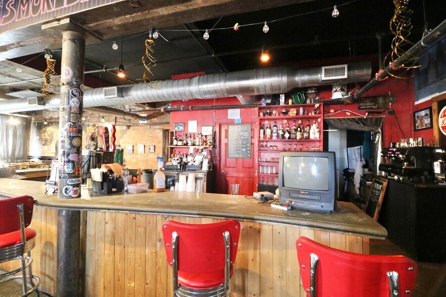 More Photos Of 62 E 7th St, Dubuque General Retail For Sale