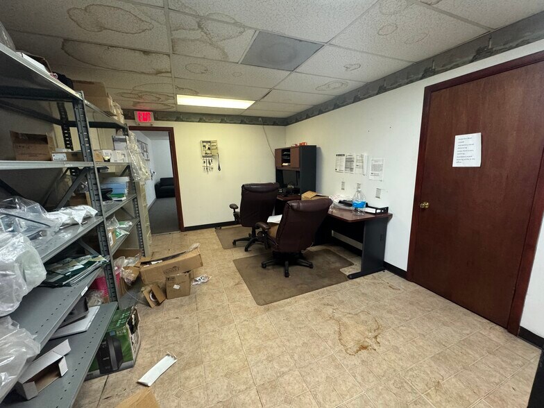 More Photos Of 3429 N Liberty St, Jacksonville Light Distribution For Sale