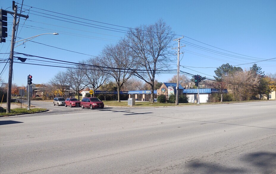 More Photos Of 800 N River Rd, Mount Prospect Specialty For Sale