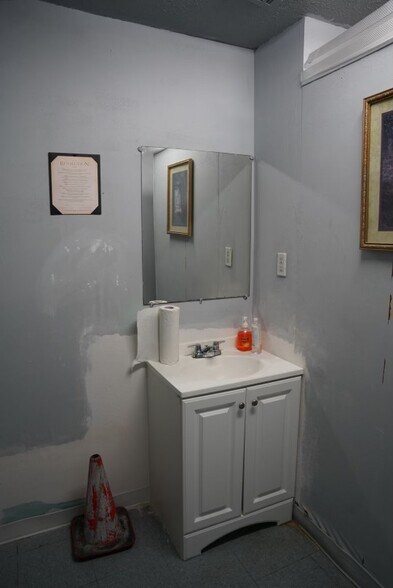 More Photos Of 8430 Airline Dr, Houston Religious Facility For Sale