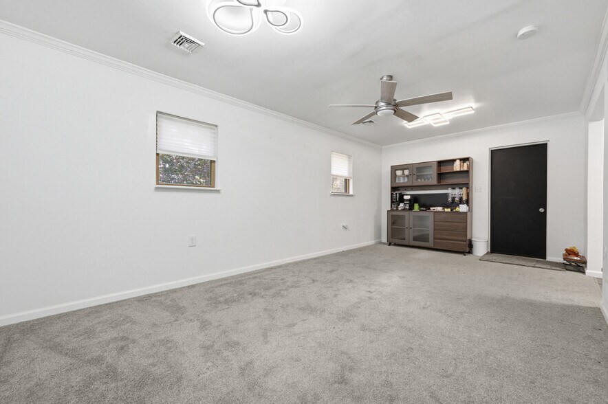 More Photos Of 101 Burtner Rd, Butler Office For Sale