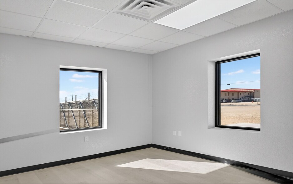 More Photos Of 16511 W Basin St, Odessa Industrial For Lease