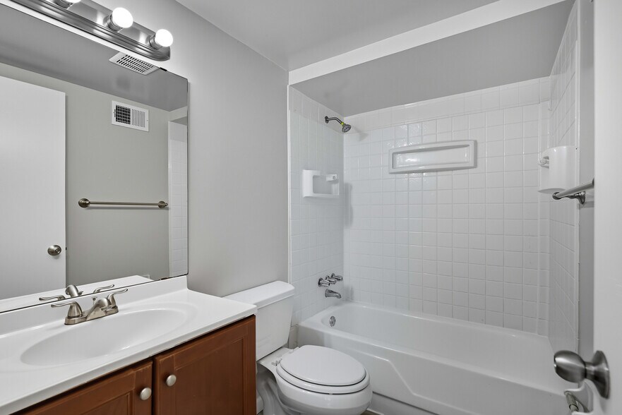 More Photos Of 11542-11556 Concord Village Ave, Saint Louis Apartments For Sale