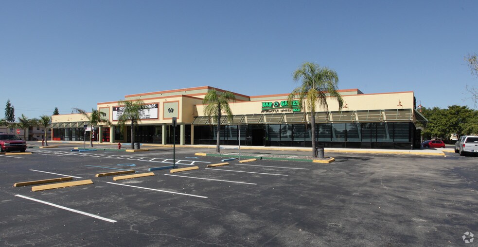 More Photos Of 2215-2275 Winkler Ave, Fort Myers Unknown For Lease