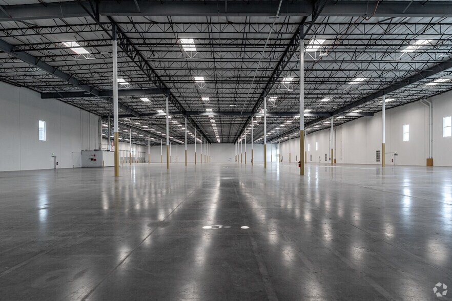 More Photos Of 1500 S Raymond Ave, Fullerton Distribution For Sale
