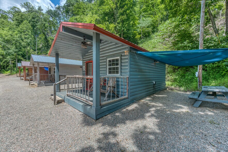 More Photos Of 5340 US-321, Butler Specialty For Sale