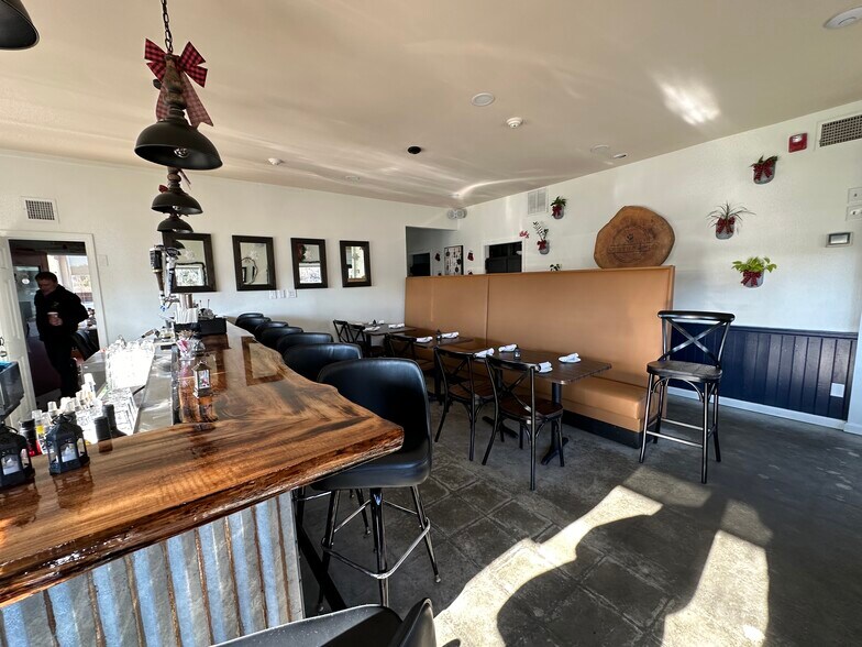 More Photos Of 302 Boxboro Rd, Stow Airport For Sale