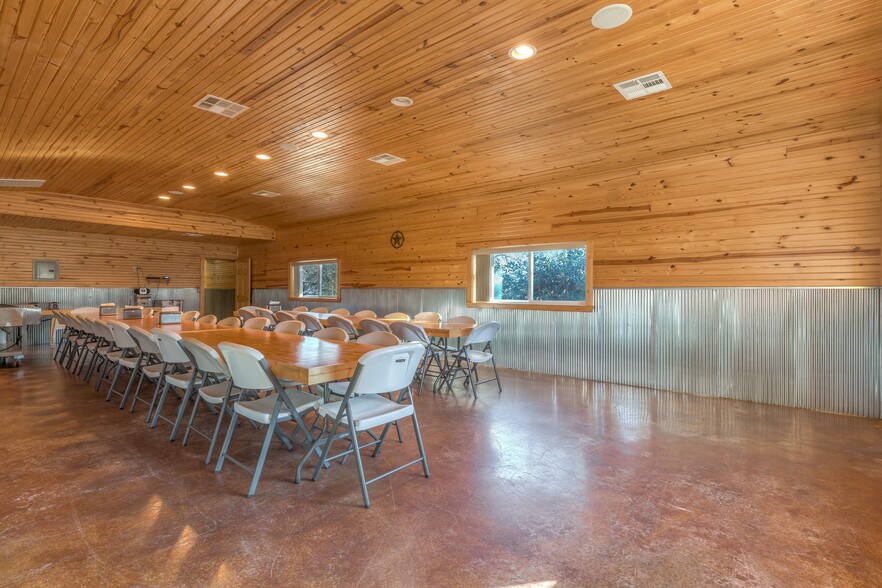 More Photos Of 29301 Hwy 82 Hwy, Park Hill Restaurant For Sale