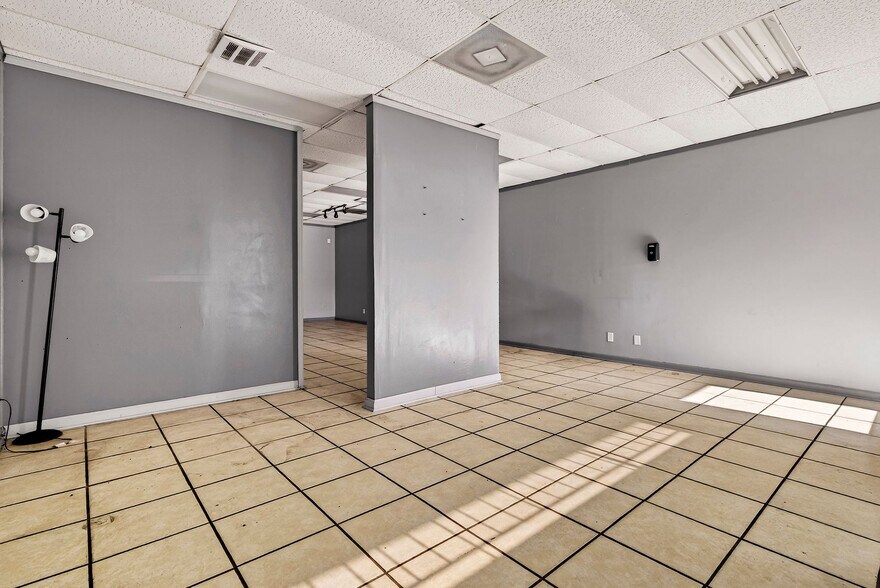 More Photos Of 4421-4443 Skidaway Rd, Savannah Storefront Retail Office For Lease