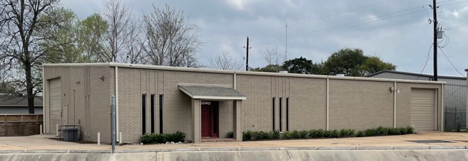 Primary Photo Of 6050 Gessner Rd, Houston Warehouse For Sale