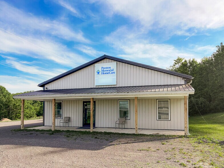 Primary Photo Of 419 Morgantown St, Kingwood Office For Sale