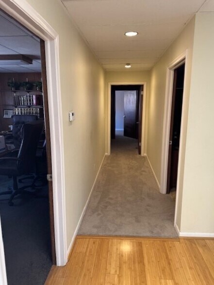 More Photos Of 105 Pearl St, Ypsilanti Office For Lease