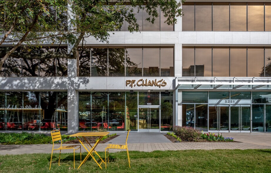 More Photos Of 5251 Westheimer Rd, Houston Unknown For Lease