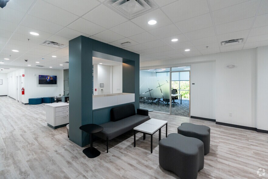 More Photos Of 3300 Gateway Centre Blvd, Morrisville Research And Development For Lease