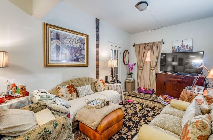 More Photos Of 1310 Lorraine St, Houston Storefront Retail Residential For Sale