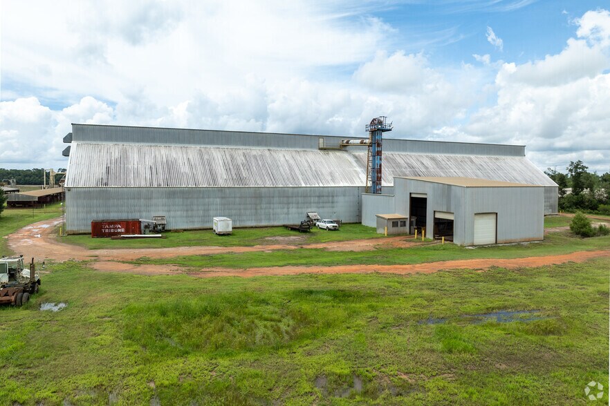 More Photos Of 501 E Sanborn Ave, Summerdale Industrial For Sale