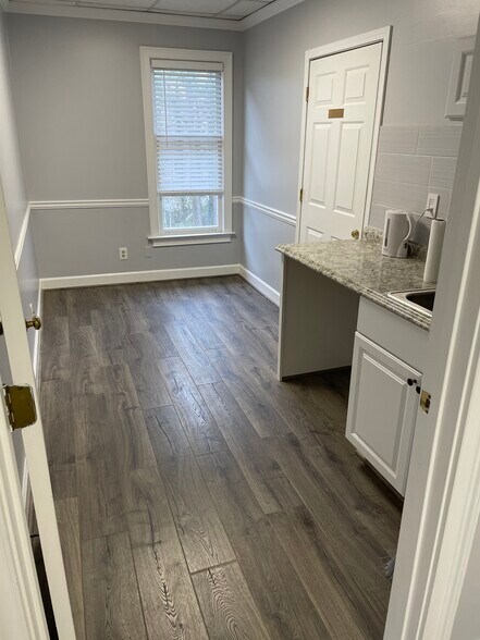 More Photos Of 1640 Powers Ferry Rd SE, Marietta Office For Lease